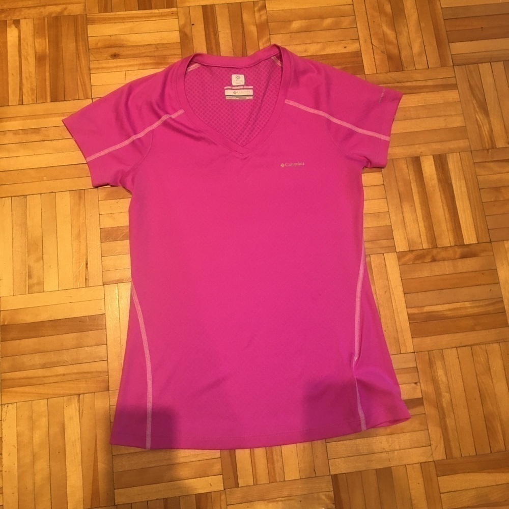 Columbia t-shirt NWOT​​​​​